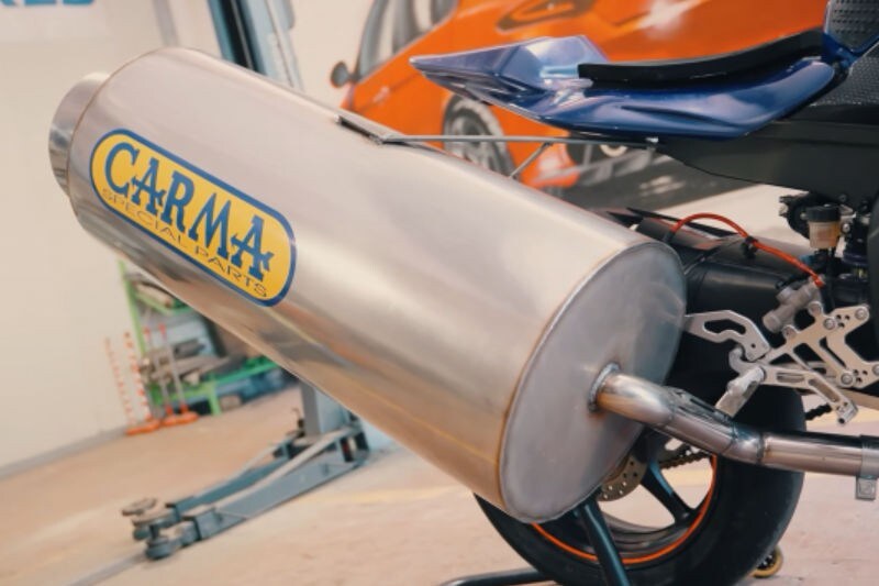 La gara a chi ce l'ha più grosso (lo scarico)